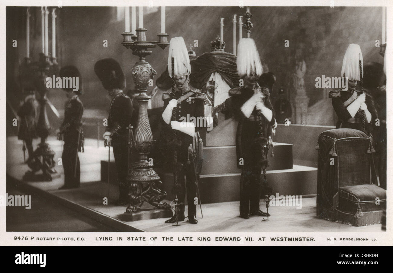 King Edward VII lying in state in Westminster Abbey Stock Photo