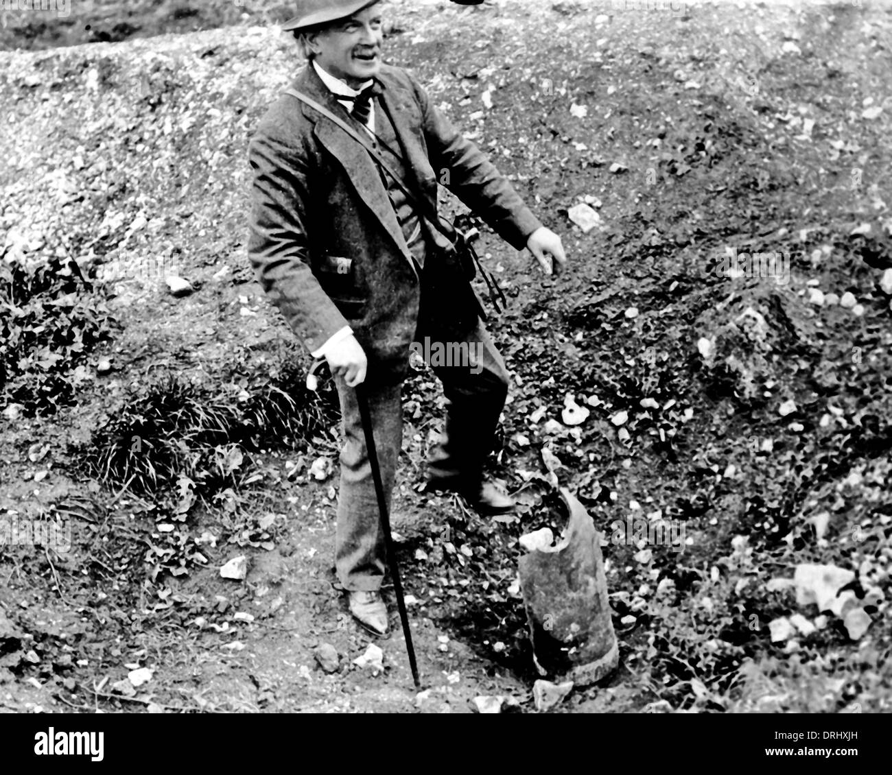 Lloyd George with remains of shell, Western Front, WW1 Stock Photo