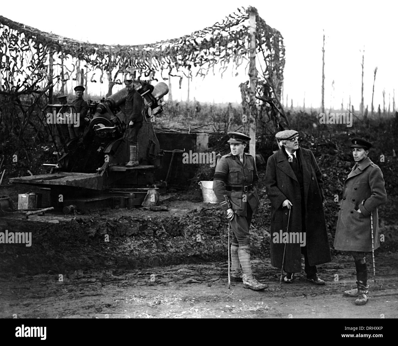 Mr Balfour visiting howitzer on Western Front, WW1 Stock Photo