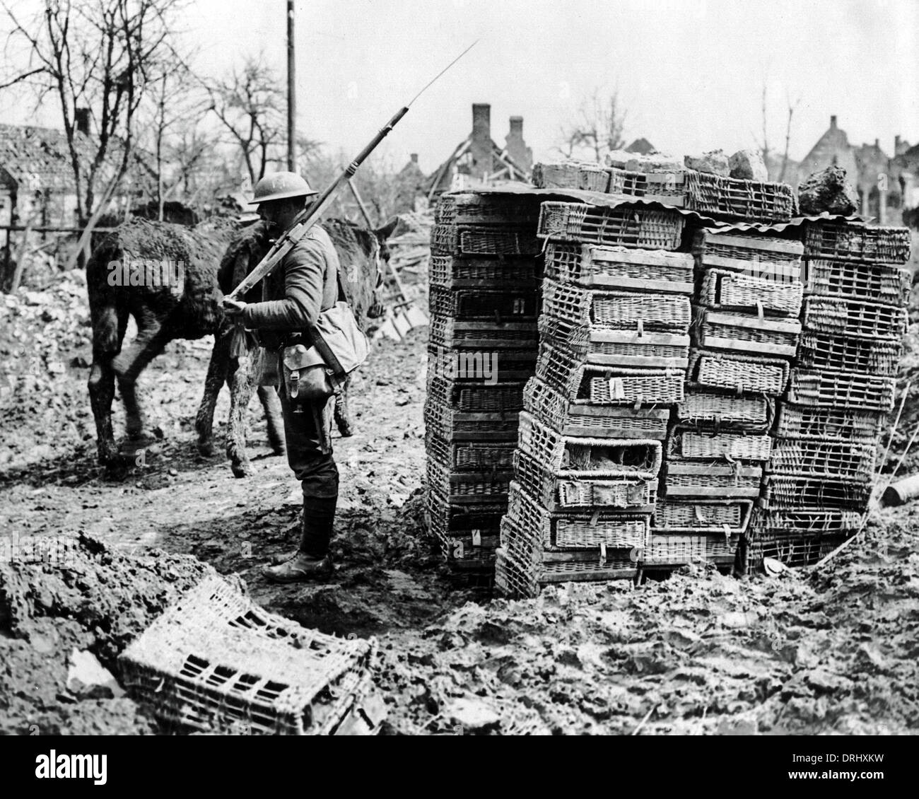 British soldier with improvised sentry box, WW1 Stock Photo 66162317