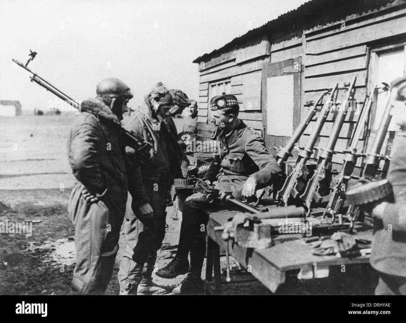 Loading british field gun ww1 Black and White Stock Photos & Images Alamy