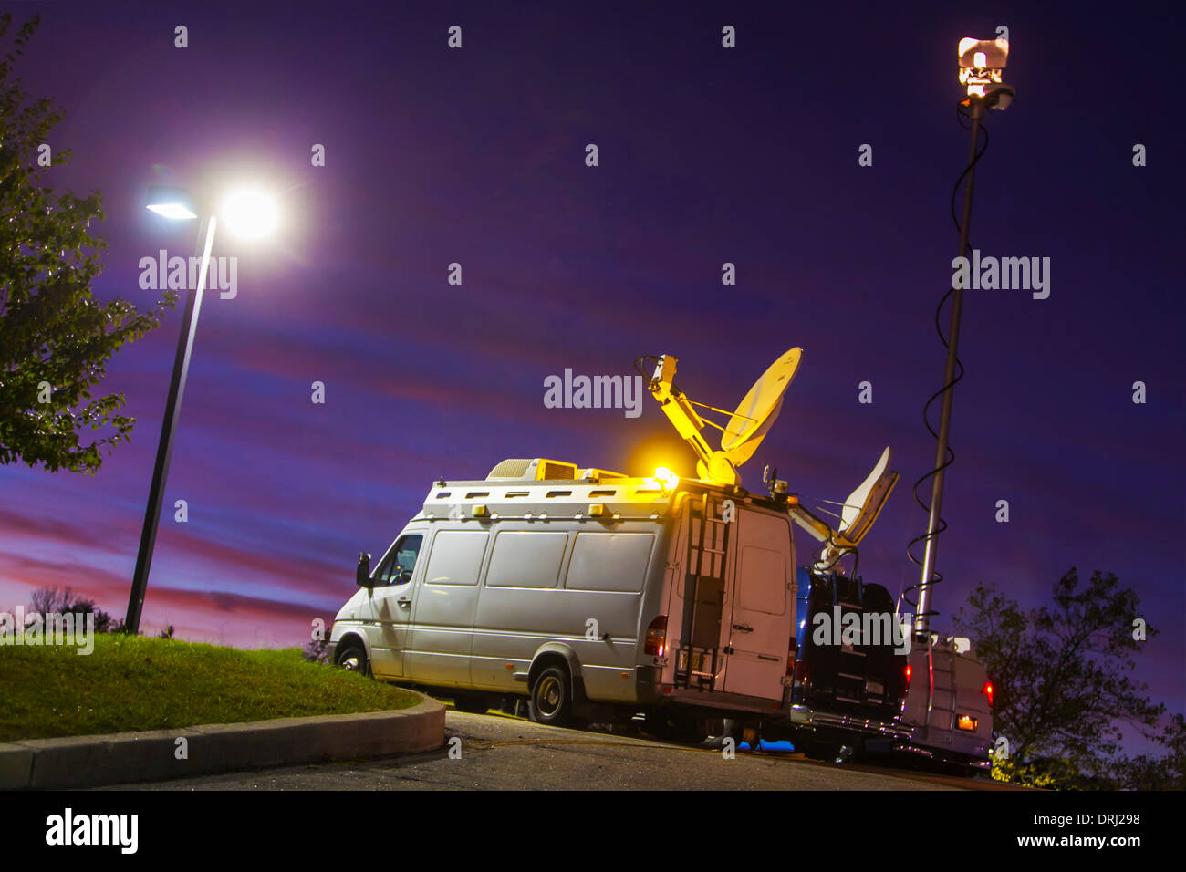News Satellite Truck Stock Photos & News Satellite Truck Stock Images