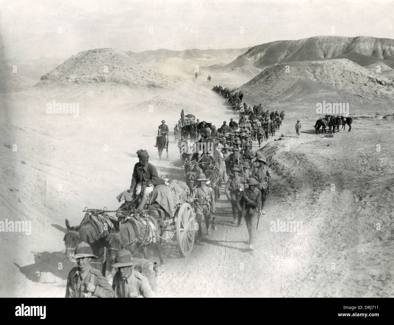 British transport crossing Sakaltutan Pass, WW1 Stock Photo