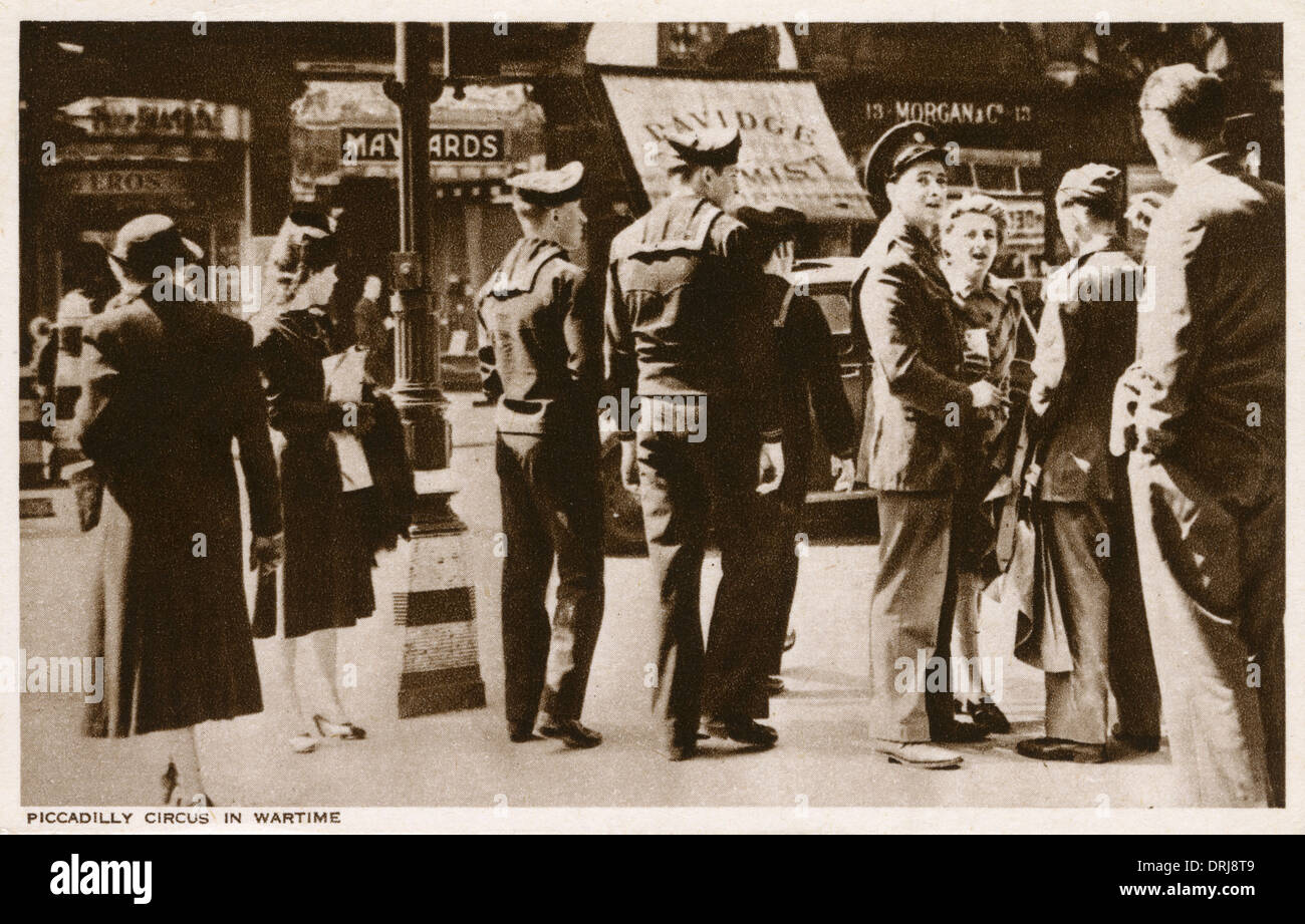 British Servicemen at Piccadilly Circus, London - WWII Stock Photo