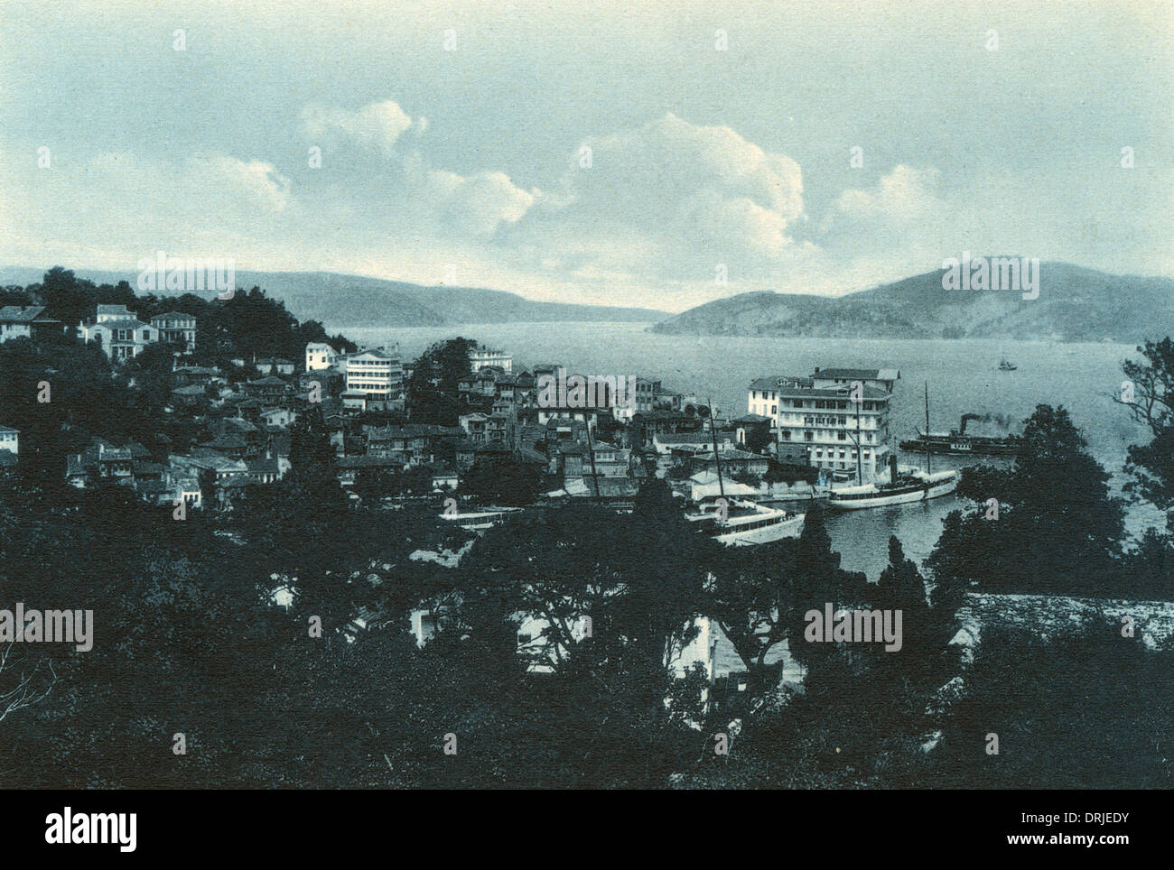 The Bosphorus, Istanbul, Turkey - Tarabya Stock Photo - Alamy