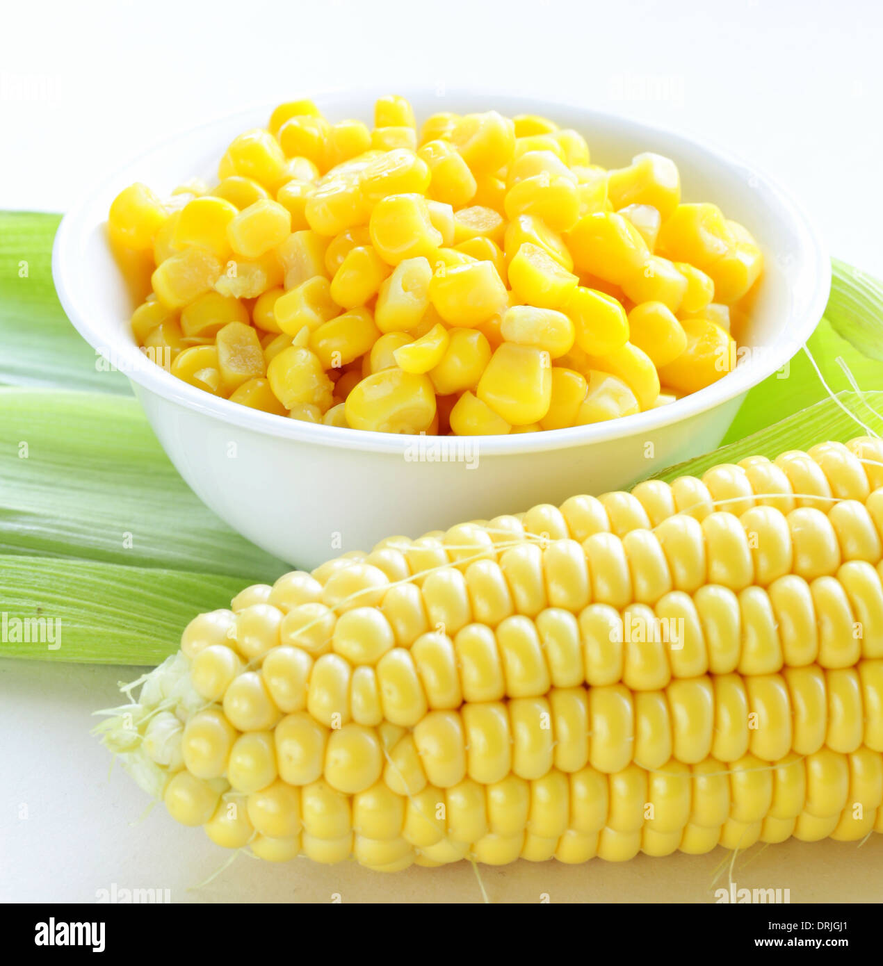 Кукуруза отварная. Сладкая кукуруза corn. Кукуруза картинка. Рассыпчатая кукуруза. Рассыпчатая кукуруза.