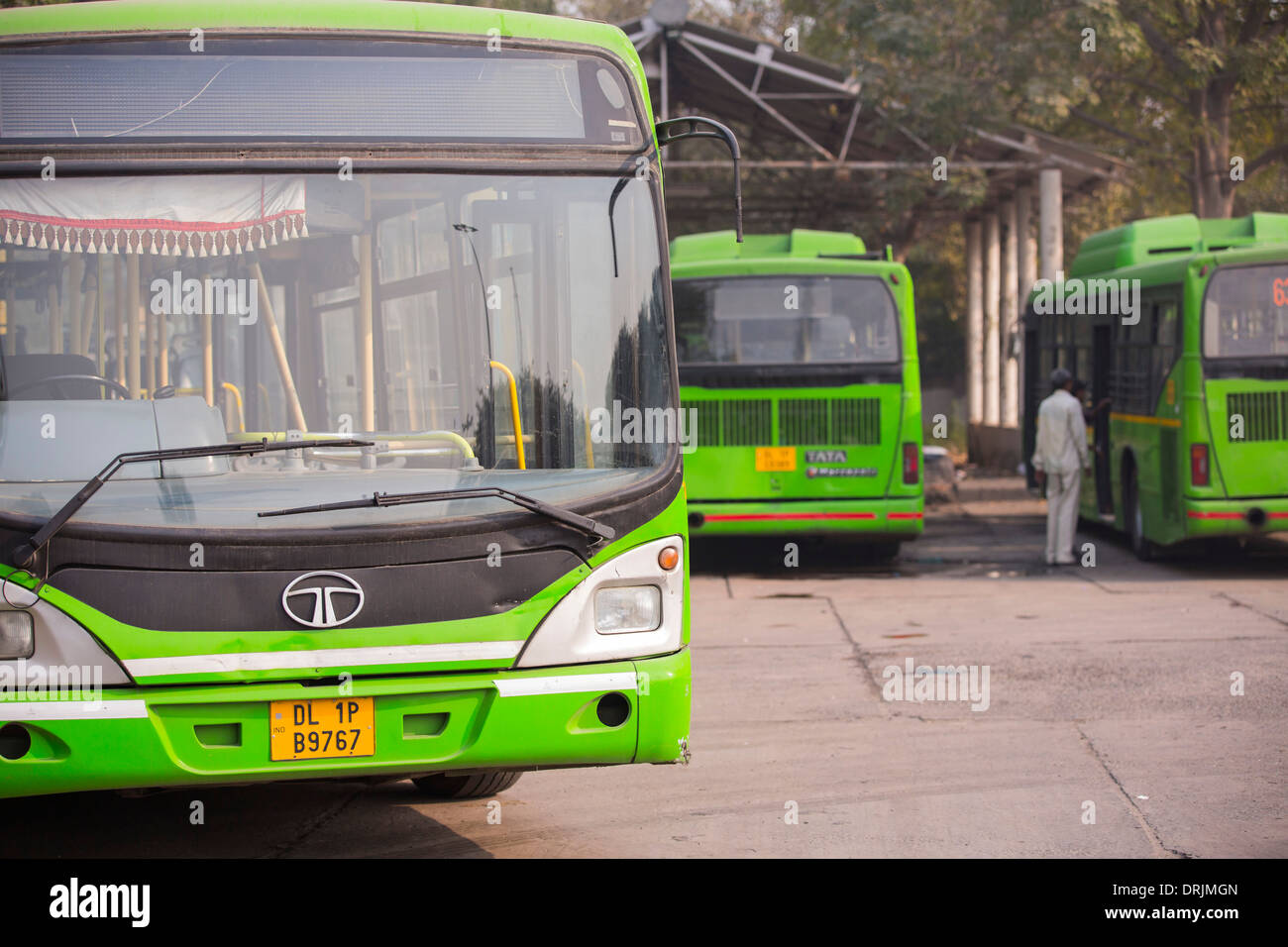 all-of-delhi-s-buses-run-on-compressed-natural-gas-cng-it-is-the