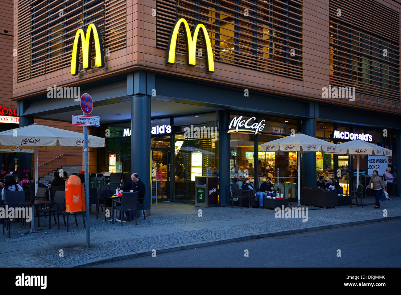 Mcdonalds eingang hires stock photography and images Alamy
