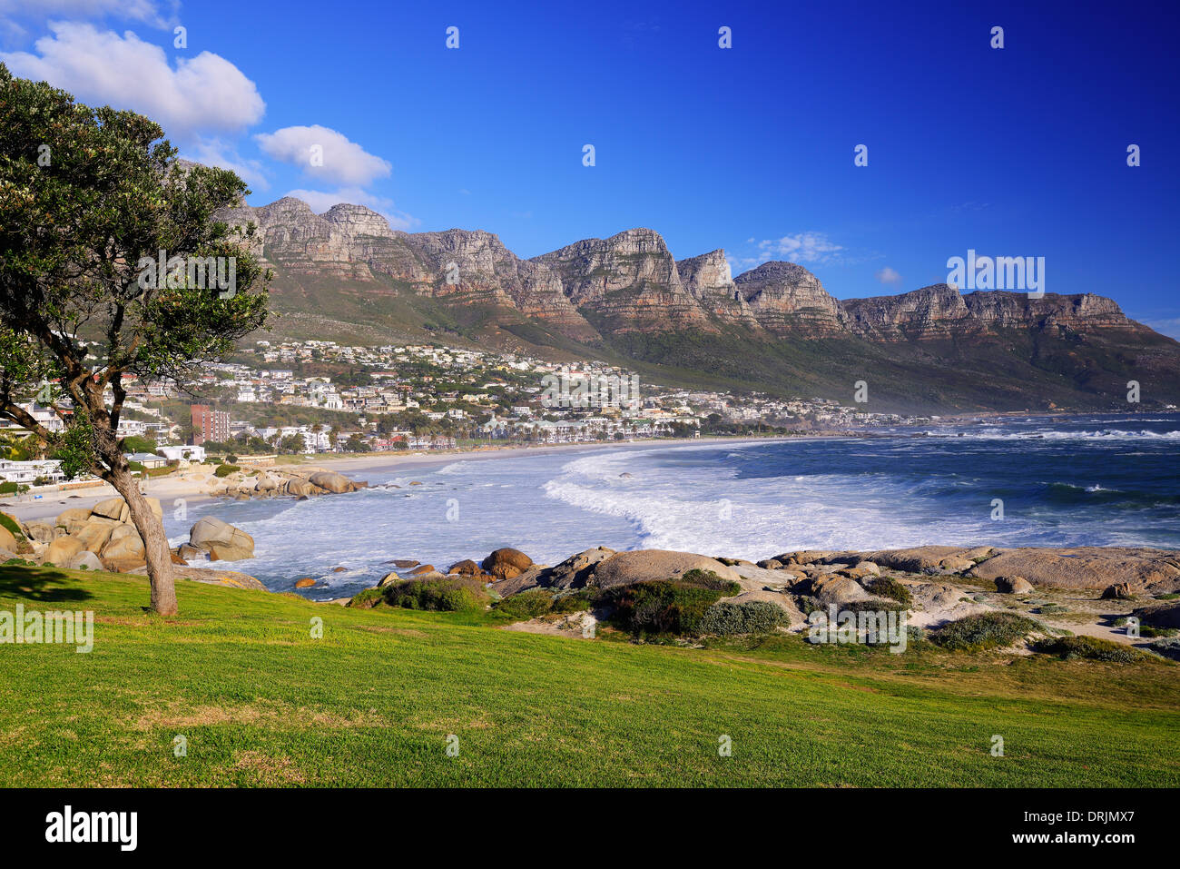 'Camps Bay with rock formation ''12 apostles'' in the evening, Capetown, western cape, west cape, South Africa, Africa', Camps B Stock Photo