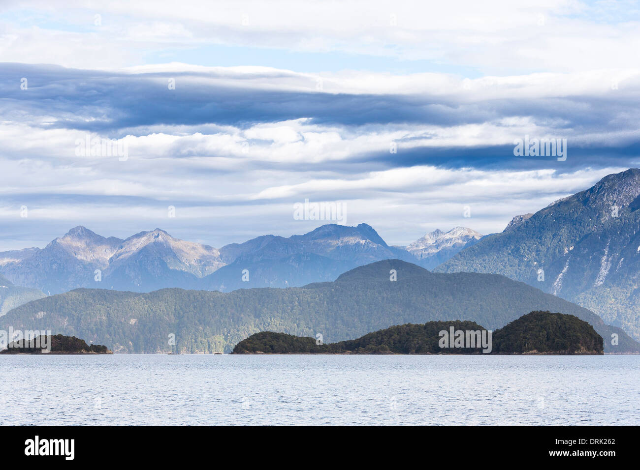 Lake Manapouri. Southland, South Island, New Zealand Stock Photo - Alamy