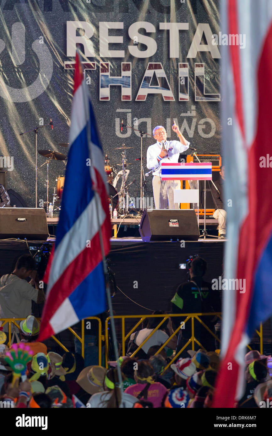 Suthep Thaugsuban, leader of the opposition, on stage at a political demonstration, Bangkok, Thailand Stock Photo