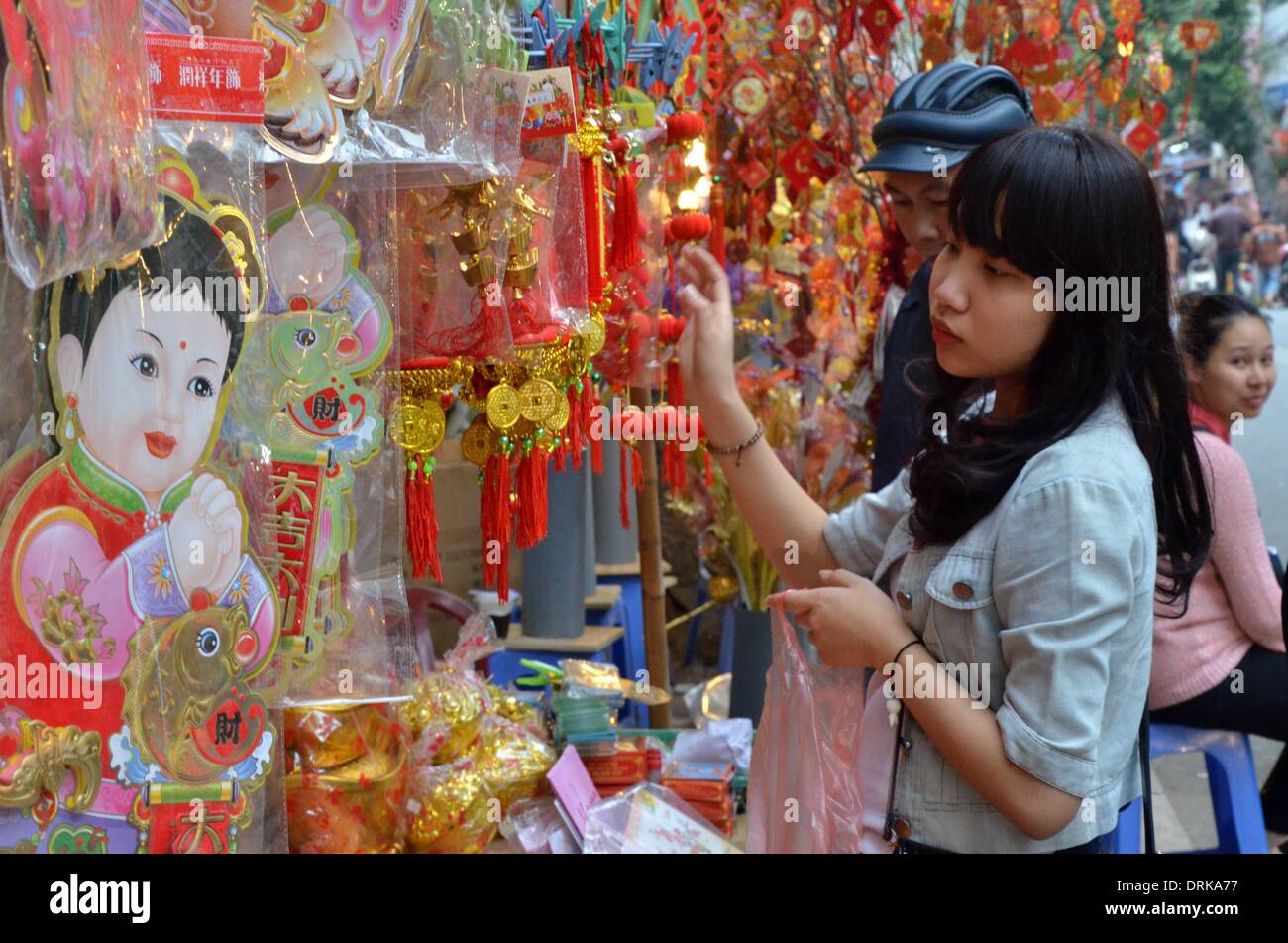 Hanoi Vietnam 28th Jan 14 Local Residents Choose Lunar New Year Decorations In Hanoi Capital Of Vietnam Jan 28 14 Displaying Spring Couplets And Calligraphy Works During The Lunar New Year Festival