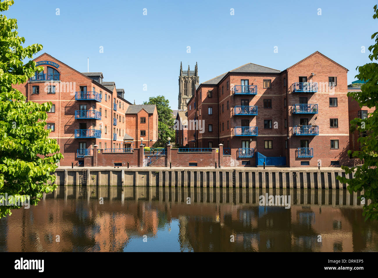 Housing development at Langtons Wharf, River Aire at The Calls, Leeds, England Stock Photo