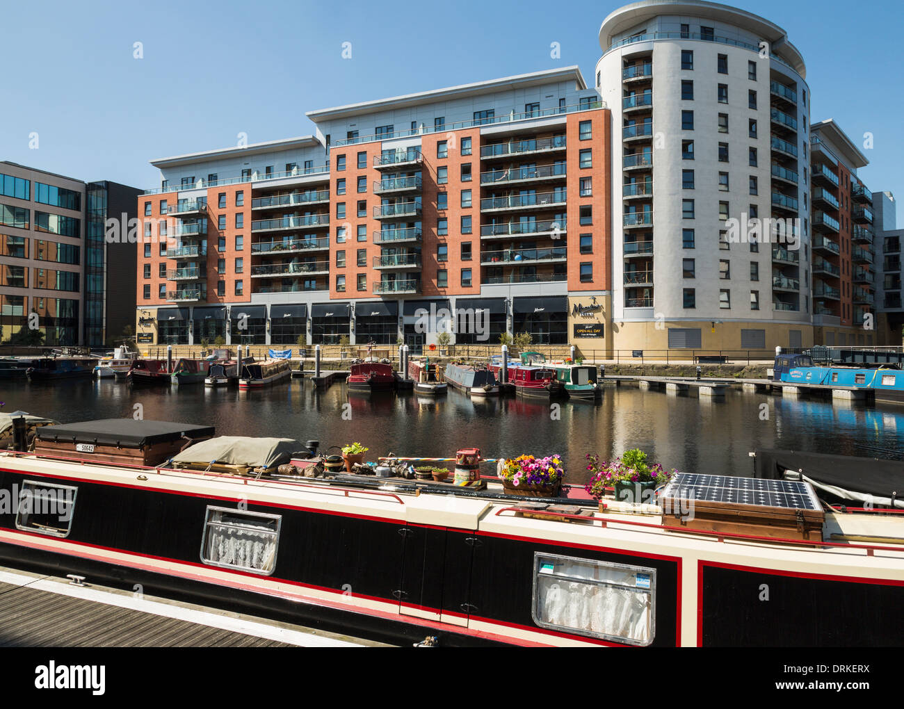 Boats and apartment buildings at Clarence Dock, Leeds, England Stock Photo