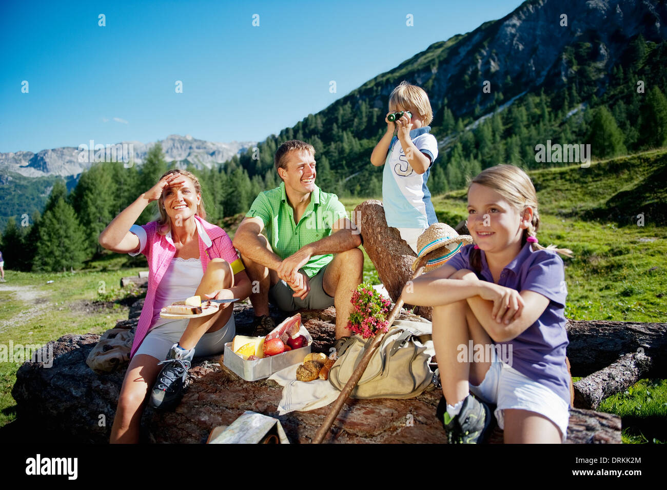 Couple children having picnic hi-res stock photography and images - Alamy