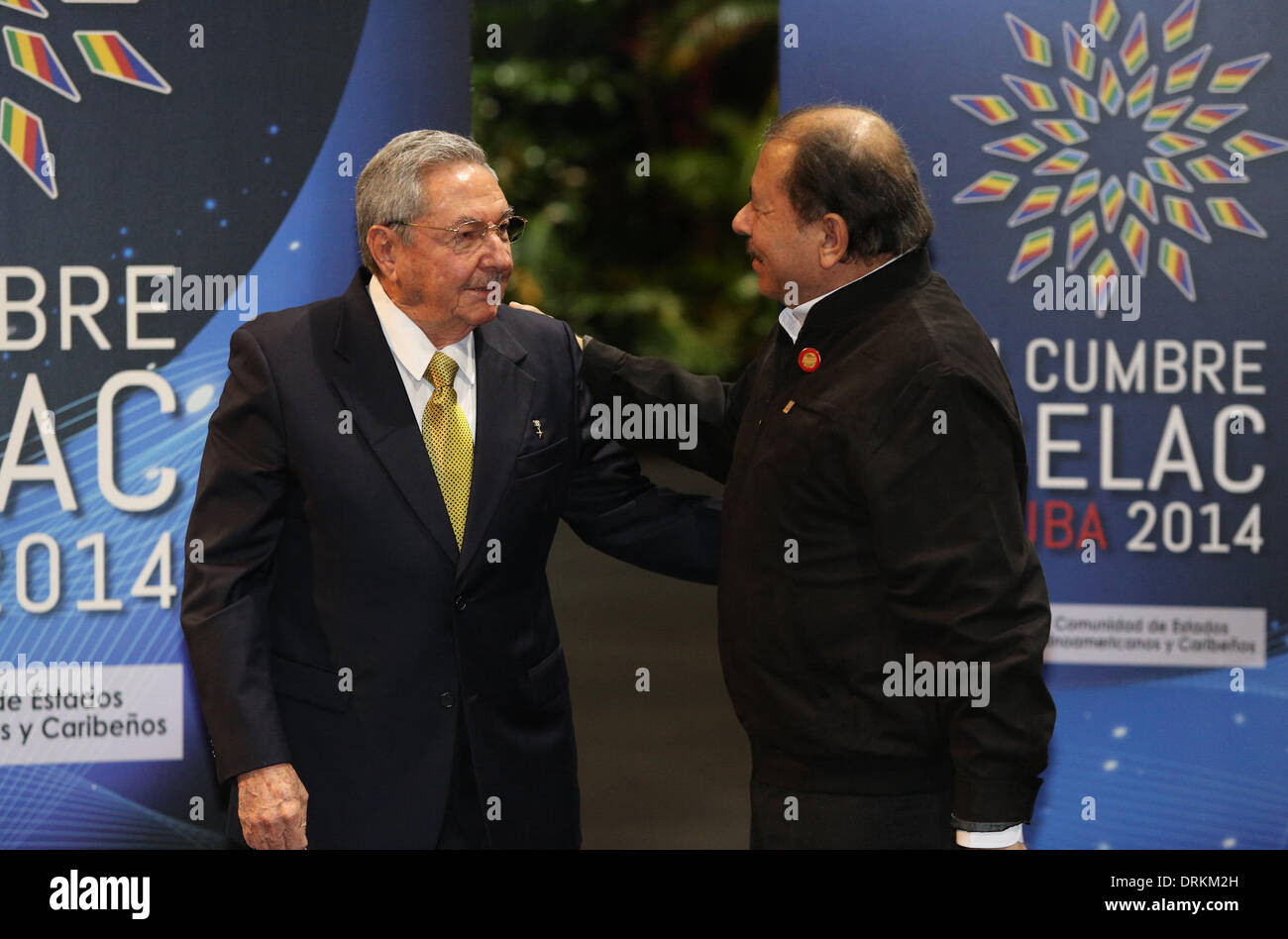 Havana, Cuban capital of Havana. 28th Jan, 2014. Cuban President Raul Castro (L) shakes hands with his counterpart of Nicaragua Daniel Ortega, during the opening of the Second Summit of the Community of Latin American and Caribbean States (CELAC, for its initials in Spanish), in the Cuban capital of Havana, on Jan. 28, 2014. The two-day summit will focus on the fight against hunger, poverty and inequality. Credit:  AVN/Xinhua/Alamy Live News Stock Photo