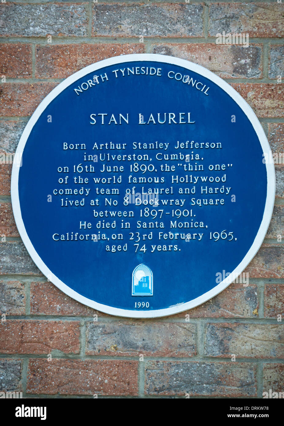 Blue Plaque on the exterior of the house that Stan Laurel of Laurel and Hardy, once lived in. North Shields. Stock Photo