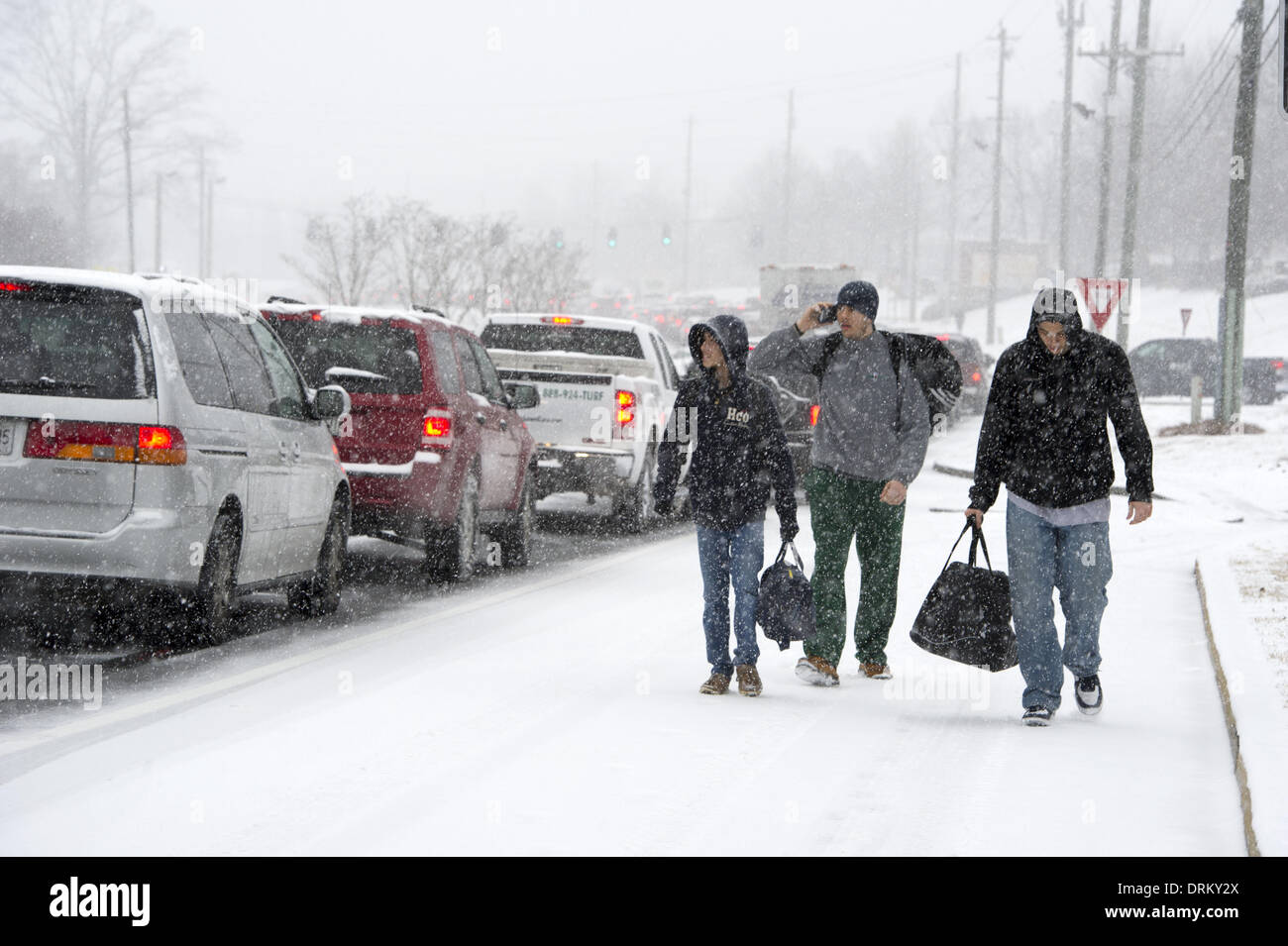 Roswell, USA. 28th Jan, 2014. Traffic was gridlocked for much