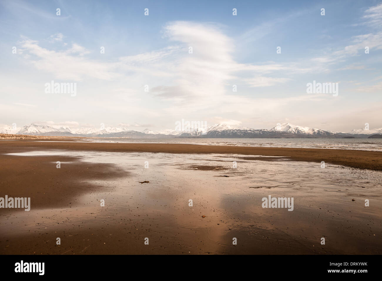 Empty beach sea sand hi-res stock photography and images - Alamy