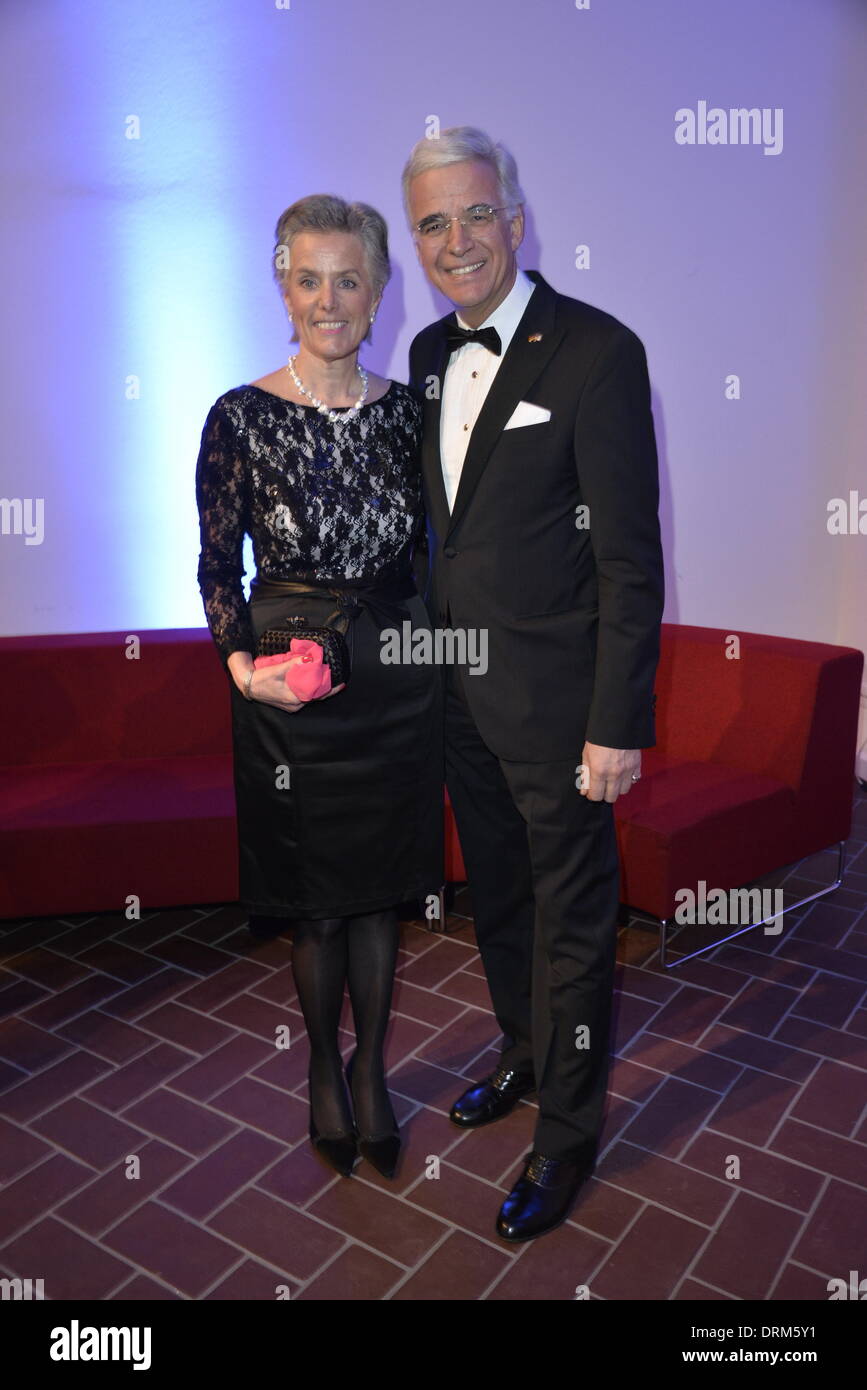 Berlin, Germany. 28th January 2014. Andreas Povel, Ehefrau Gala Dinner in  honor of Berliner Philharmoniker and