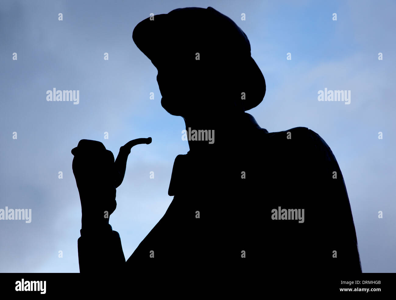 Silhouette of Sherlock Holmes statue outside Baker Street Station, London Stock Photo