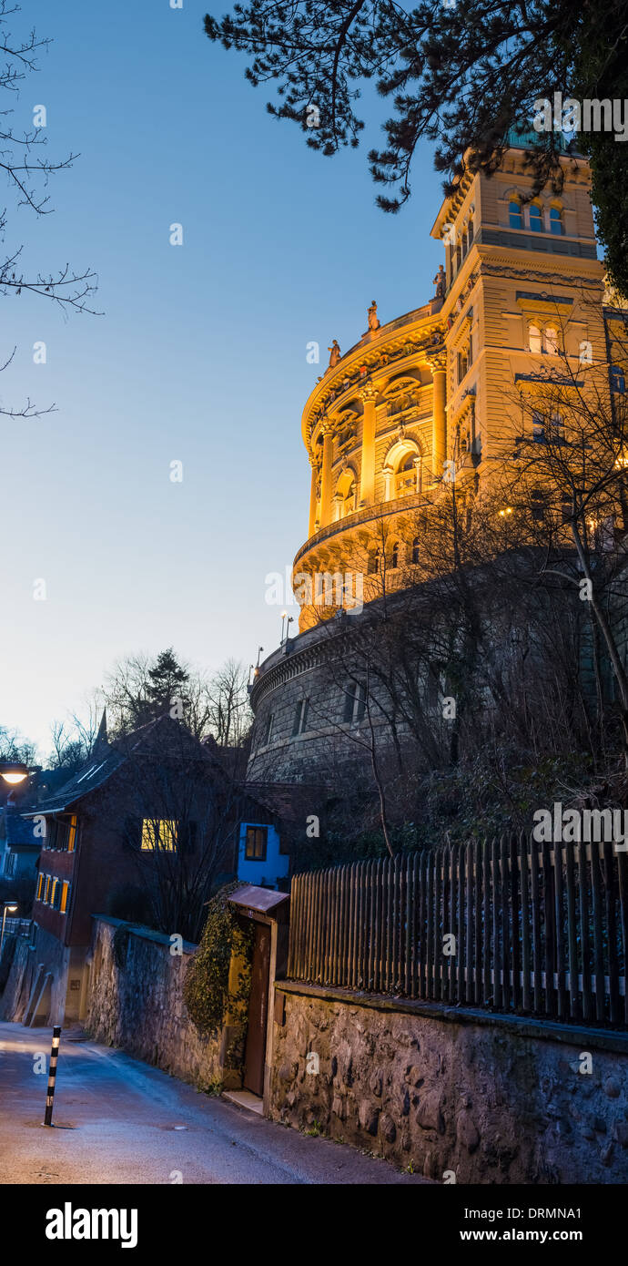 Bern Bundeshaus taken flom low point with houses at the slope Stock Photo