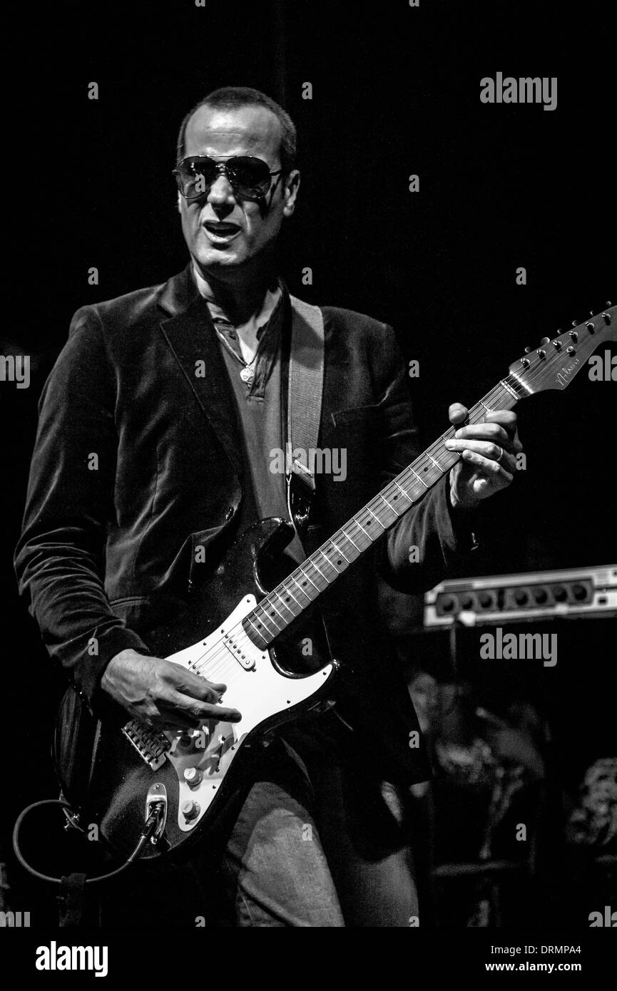 Toronto, Ontario, Canada. 24th Jan, 2014. ROBERT DELEO (Stone Temple Pilots). The Bonzo Bash, it is the ultimate celebration for the ultimate drummer, John Henry Bonham of Led Zeppelin. It is presented by Natal and Marshall and is a night filled with amazing drummers playing their favorite Led Zeppelin song. It is a complete evening of Led Zeppelin jams and this year was a crazy one! It was be hosted by Mike Portnoy, Carmine Appice and the show creator, Brian Tichy at The Observatory club in Santa Ana, CA. © Igor Vidyashev/ZUMAPRESS.com/Alamy Live News Stock Photo