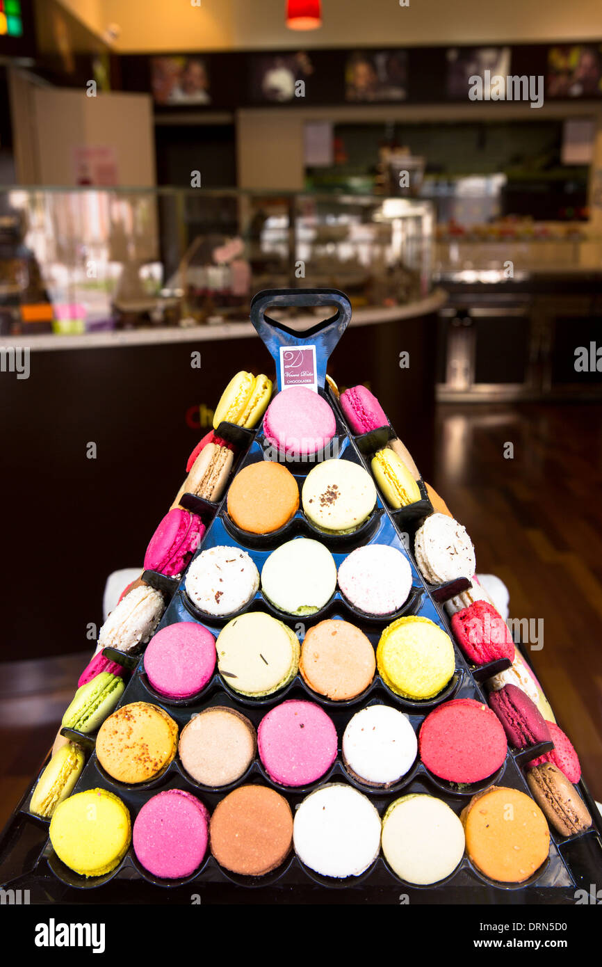 Display of macarons at Chocolatier Vincent Dallet in Cours de Jean-Baptiste Langlet in Reims, Champagne-Ardenne, France Stock Photo
