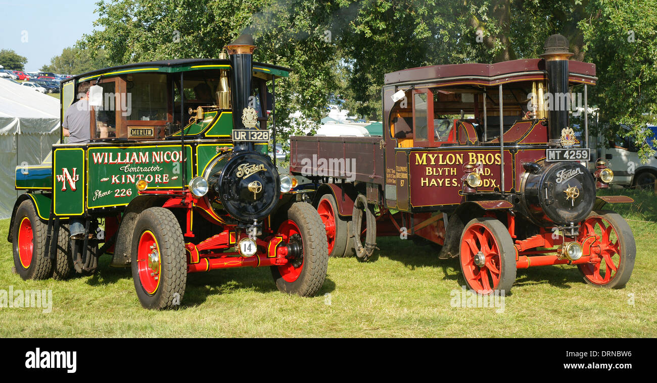 Foden steam lorries Merlin 1928 UR1328 13156 and 1928 MT4259 13178 ...