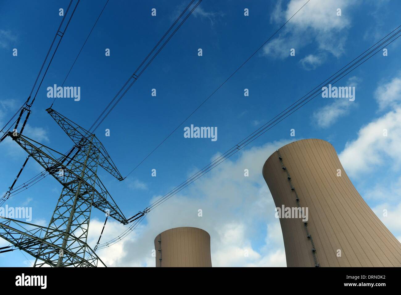 Cooling towers of the nuclear power plant Grohnde in Germany, 28. January 2014. Photo: Frank May Stock Photo