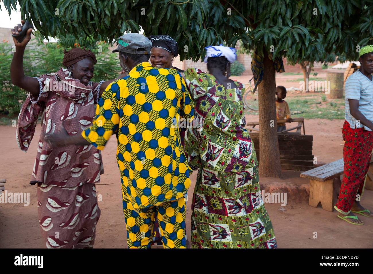 local people drinking and dancing in Bobo Dioulasso, Burkina Faso Stock Photo