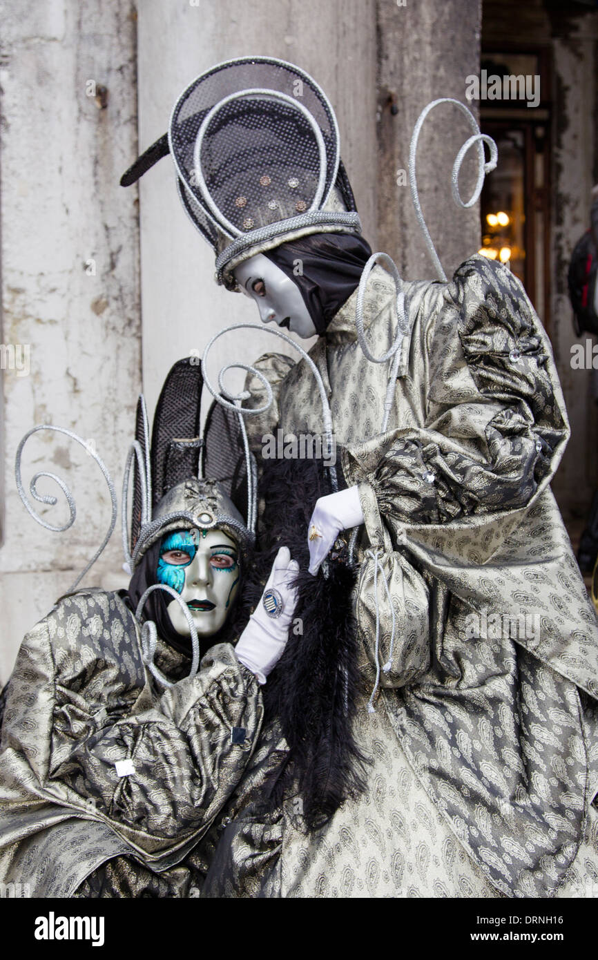 Venice masks carnival couple hi-res stock photography and images - Alamy