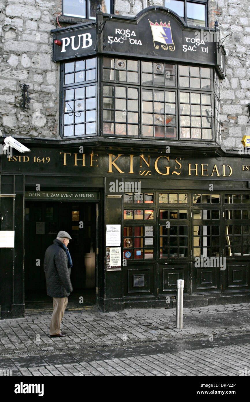 The kings head, galway hires stock photography and images Alamy