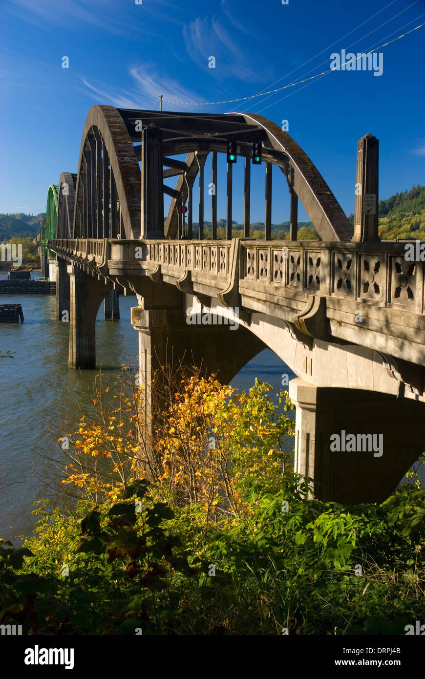 Umpqua river bridge hires stock photography and images Alamy