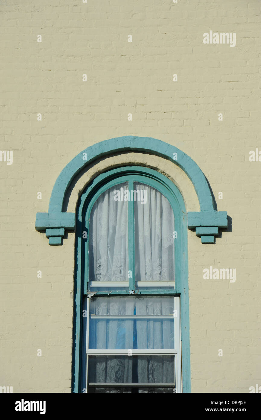Arched window old building hi-res stock photography and images - Alamy