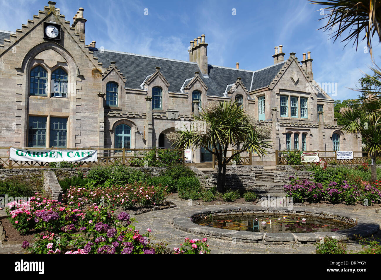 18th Century Garrison House housing Local Amenities in the town of