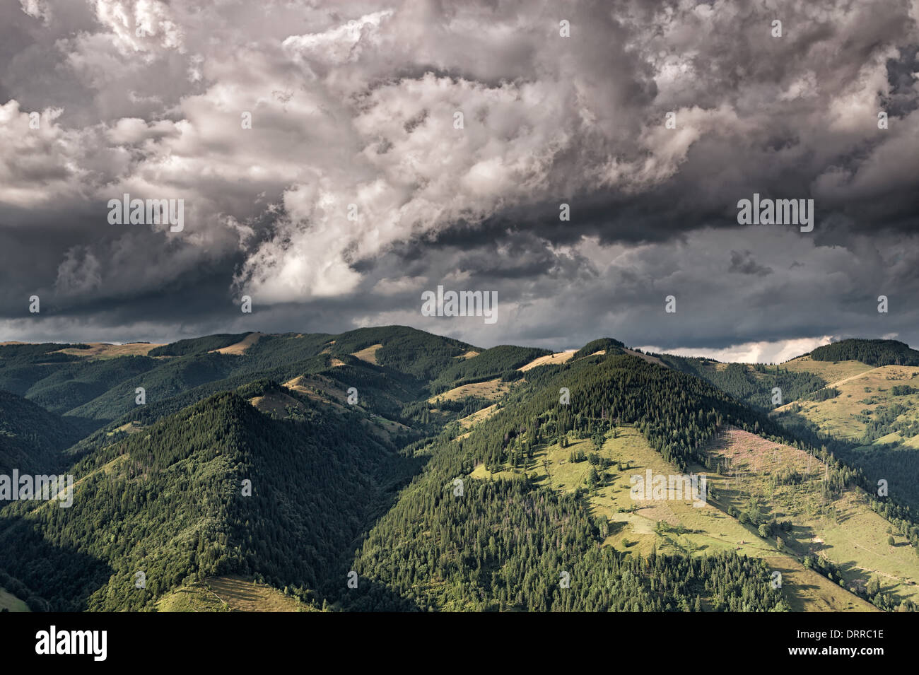 Dark valley hi-res stock photography and images - Alamy