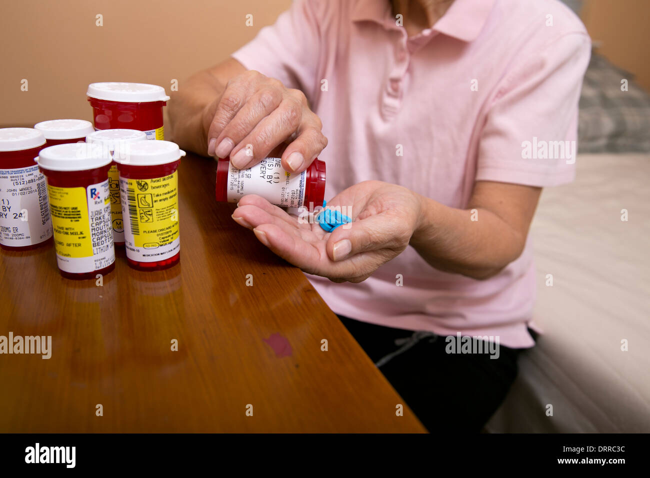 75 year old hispanic senior hi-res stock photography and images - Alamy