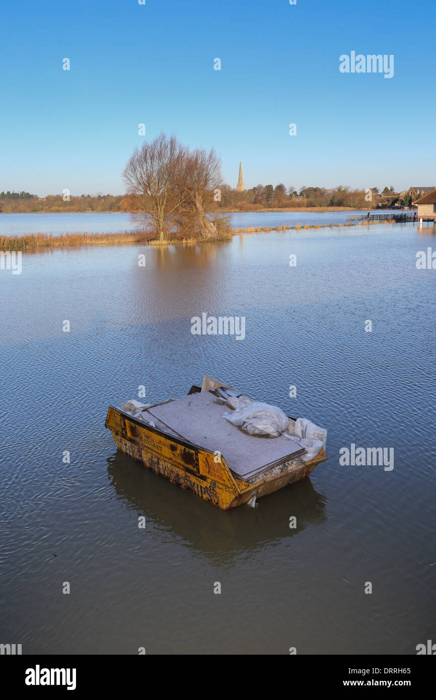 FLOODING IN ST IVES CAMBRIDGESHIRE AFTER RIVER GREAT OUSE BURST ITS ...