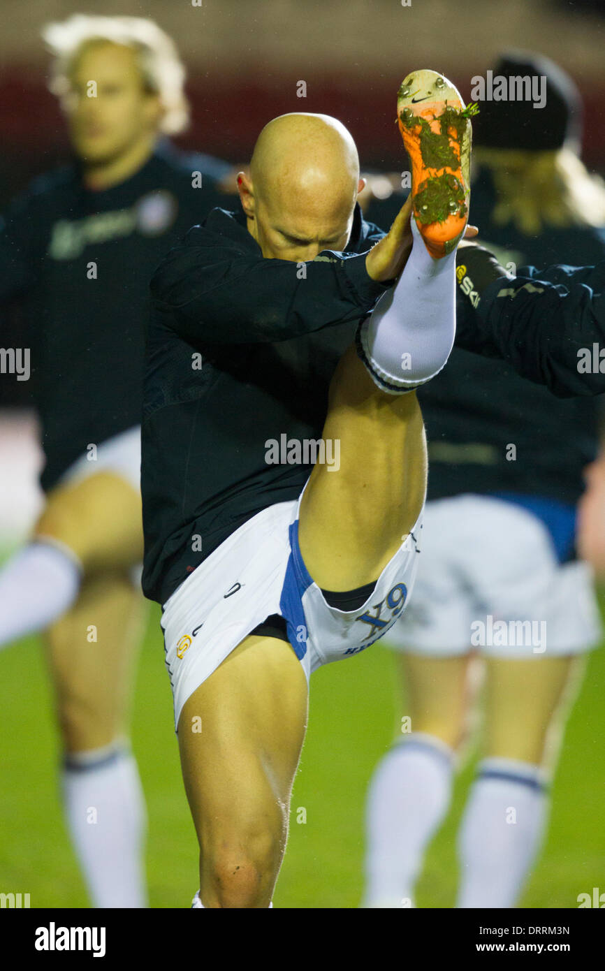 Peter Stringer Rugby Muscle Rugby union action peter stringer hi-res stock photography and images ...