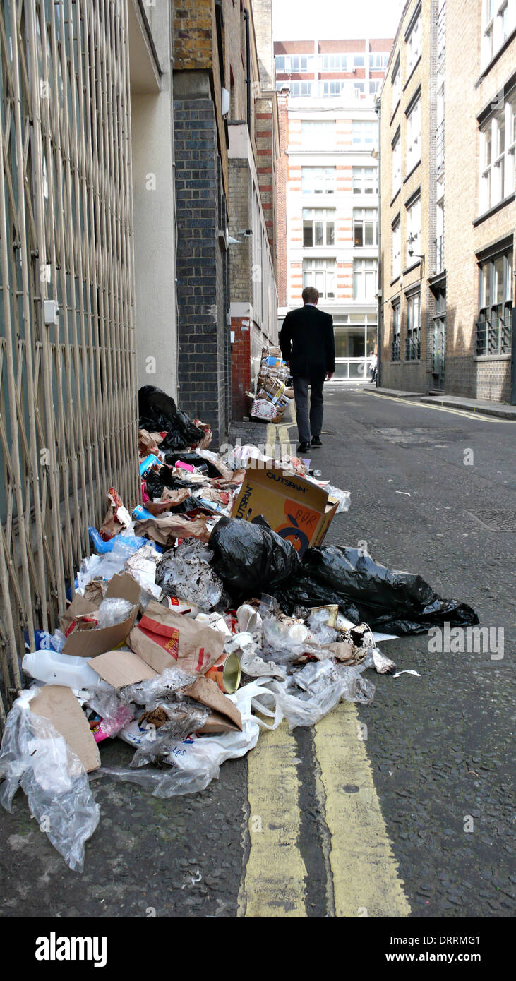 Pile rubbish in side street hi-res stock photography and images - Alamy