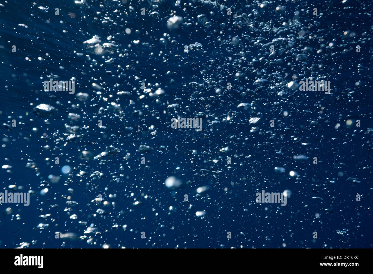 Underwater ocean bubbles hi-res stock photography and images - Alamy