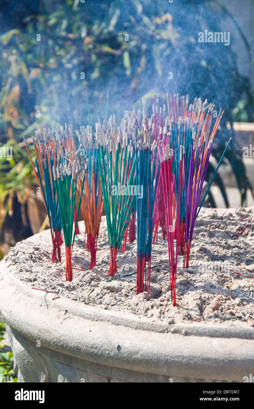 Burn incense and pray hires stock photography and images Alamy