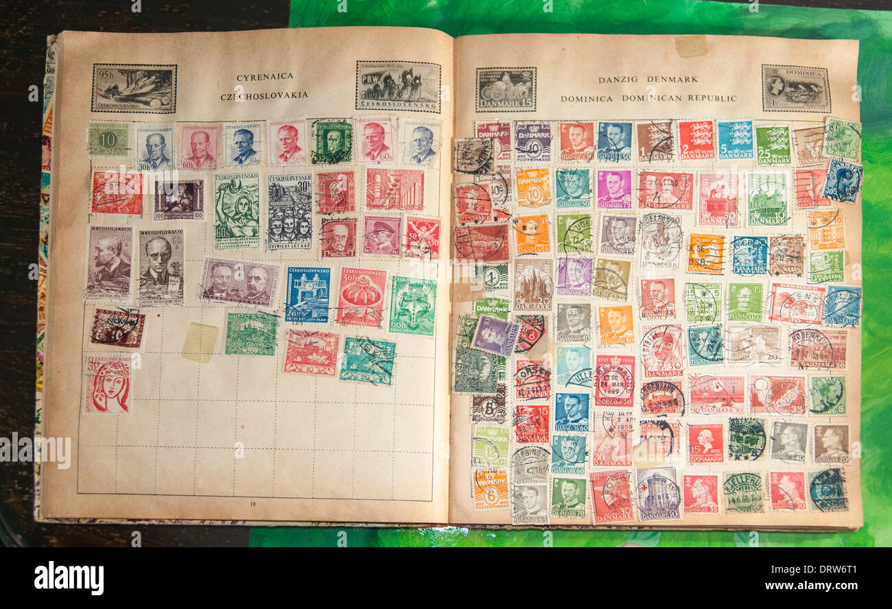 Stamp Album: Stamp Albums For Collectors - Stamp Coll by Prints
