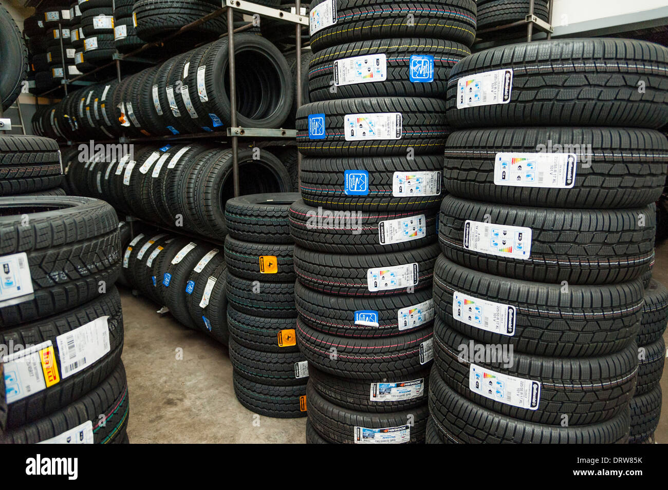 Tyre store hi-res stock photography and images - Alamy