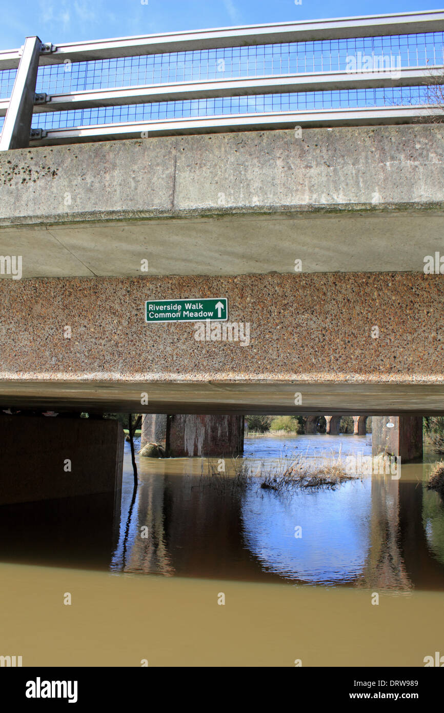 Waterway road leatherhead hires stock photography and images Alamy