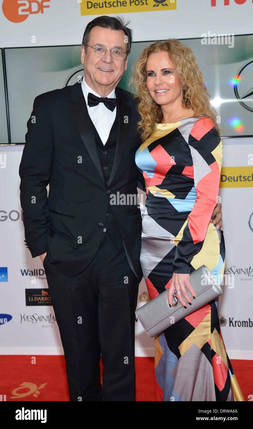 katja burkard mann hans mahr arrives at the 49 goldene kamera 2014 at hangar airport tempelhof in berlin germany on 01 february 2014 stock photo alamy