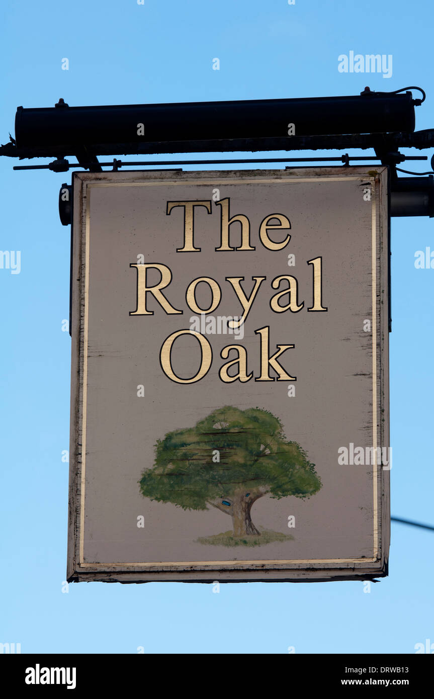 The Royal Oak pub sign Kenilworth, Warwickshire, England, UK Stock Photo