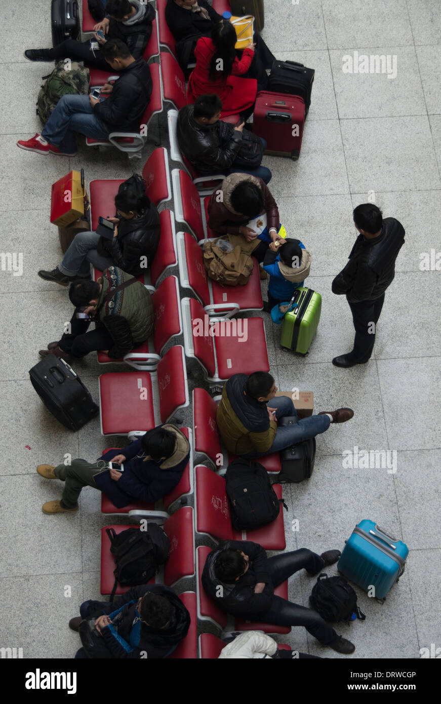 Passengers at Hefei train station, China Stock Photo