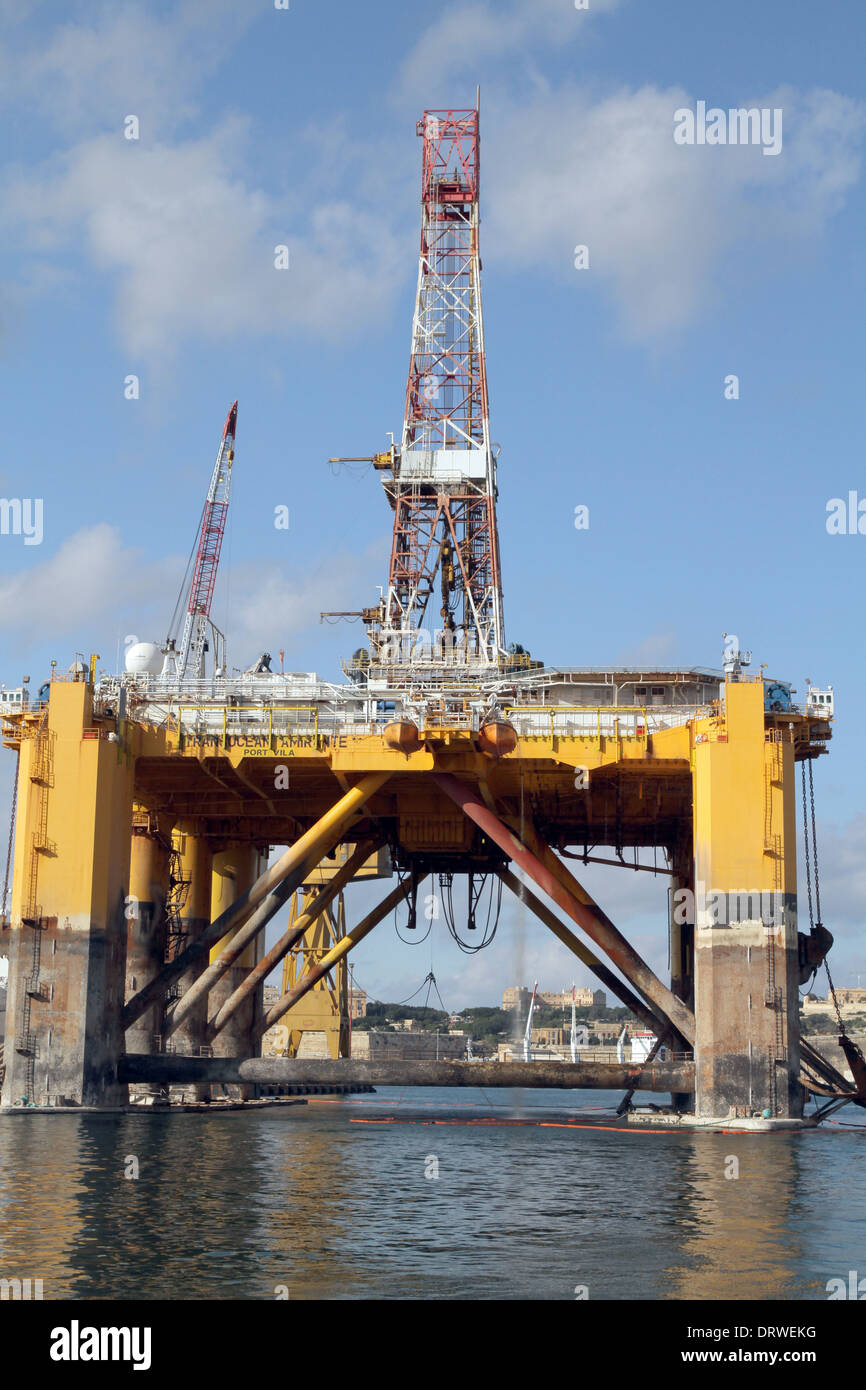 OIL OR GAS DRILLING RIG SENGLEA MALTA 05 December 2013 Stock Photo Alamy